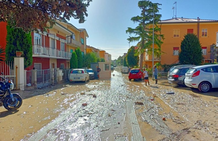 alluvione strada senigallia